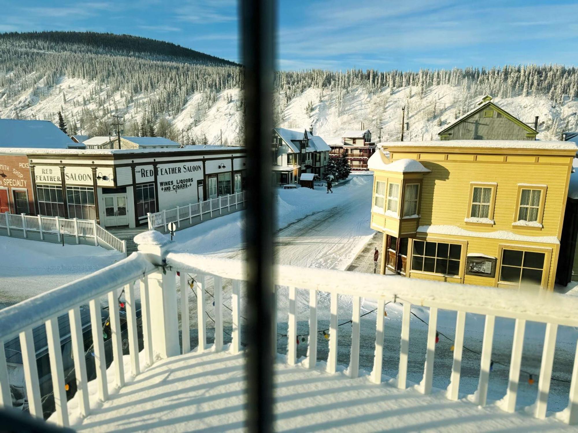 Eldorado, A Coast Hotel Доусон Экстерьер фото